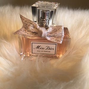 Miss Dior eau de parfum. 1oz. Only used three times. A gorgeous scent!
